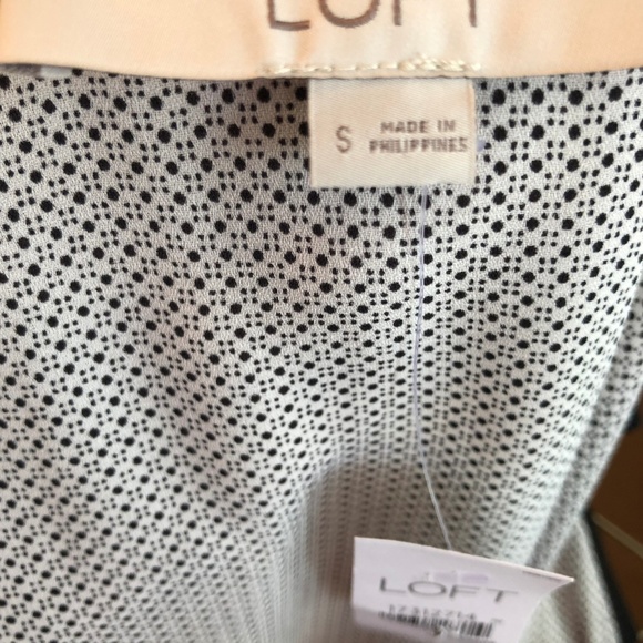 Loft Sleeveless Blouse - Picture 3 of 7